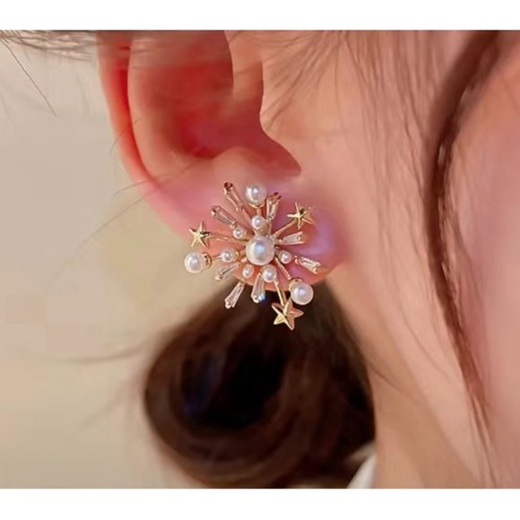 "Fairy Night" Pearl Stars Gold Earrings - Picture 1 of 3